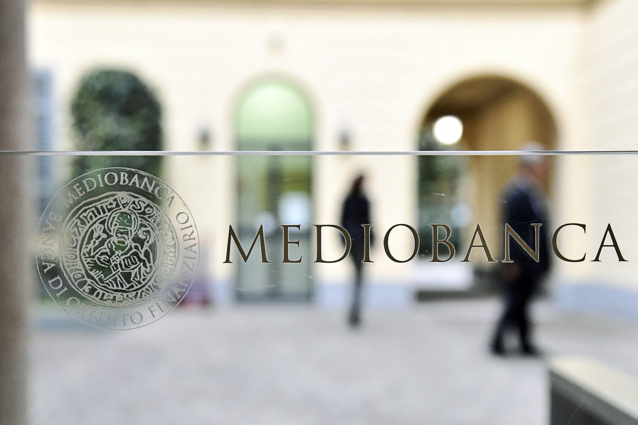 Valore deals azione mediobanca